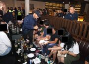 POLDA KEPRI BERSAMA INSTANSI TERKAIT BERHASIL AMANKAN MINUMAN BERALKOHOL ILEGAL