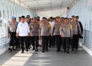 GELAR JUMAT CURHAT DI PULAU PENYENGAT, WAKAPOLRI DIDAMPINGI FKPD PROVINSI KEPRI DAN KOTA TANJUNGPINANG DENGAR ISI HATI MASYARAKAT SERTA BERIKAN BANSOS