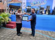Berdedikasi Berikan Pengamanan dan Dukungan Dalam Kegiatan Dinus Specta 2024, Kapolsek Mojoroto Diganjar Penghargaan