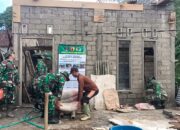 TMMD Hari Ke-2 Kodim 0808/Blitar, Senyum Bahagia Mbah Fatir Rumahnya Direhab