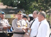 Berprestasi dan Berdedikasi Tinggi, Puluhan Personel Polres Kediri Terima Penghargaan