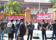 Aksi Demo Ratusan Masa IPJPAKN Duga’an Kasus Korupsi Ngobos, Kejaksaan Negeri Kota Kediri