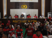Polres Kediri Kota Nobar Timnas Indonesia U-23 Vs Uzbekistan U-23 Bareng Forkopimda dan Masyarakat 2 IMG 20240430 WA0029