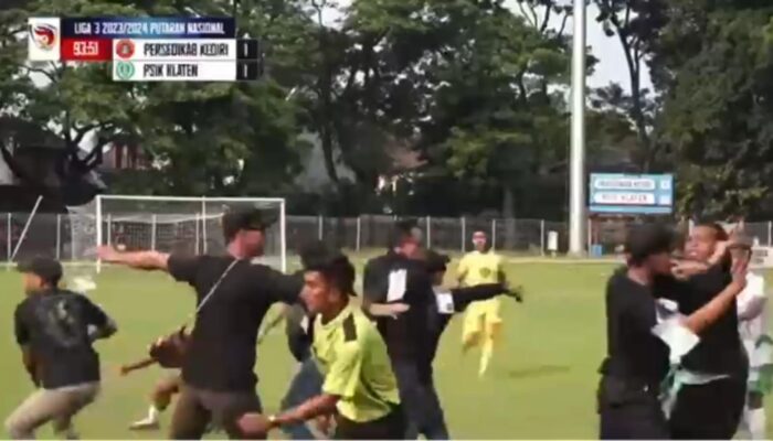Wasit Pertandingan Persedikab Melawan PSIK Klaten Dikeroyok Pemain PSIK Klaten Usai tiup Peluit Babak Kedua
