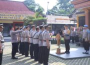 Kapolres Pimpin Upacara Serah Terima 8 Jabatan Polres Blitar Kota