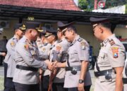 Kapolres Pimpin Upacara Serah Terima 8 Jabatan Polres Blitar Kota 3 IMG 20240513 WA0046