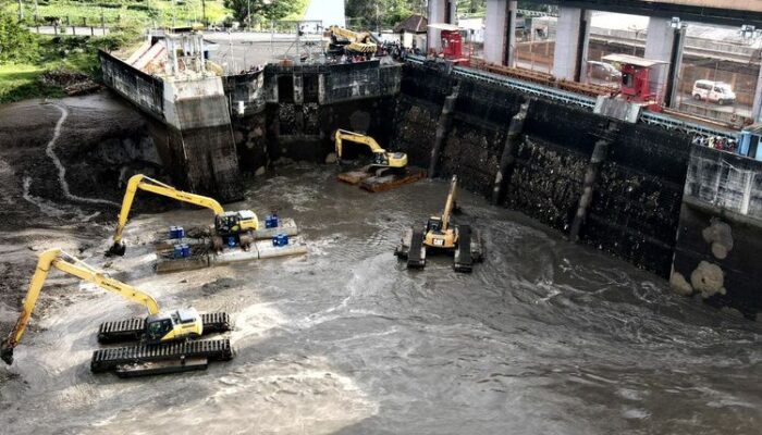 Flushing” 2 Bendungan di Blitar, Warga Diimbau Jauhi Sungai Brantas