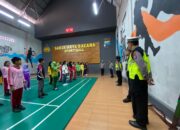 PROGRAM POLISI CILIK SATLANTAS POLRES KEDIRI AJARKAN DISIPLIN ANAK SEJAK USIA DINI