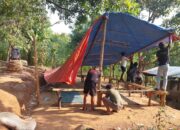 Gerak Cepat Personel Polres Nganjuk Lakukan Penggerebekan Tiga Lokasi Sekaligus Diduga Tempat Judi Sabung Ayam 4 IMG 20240527 WA0056