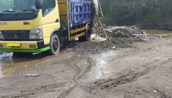 Luput Dari Pantauan, Tambang Galian C Di Manggis Ngancar Terus Menggeliat Liat..