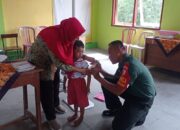 Bersama Bidan Desa, Serda Susanto Dampingi Kegiatan Posyandu Anak