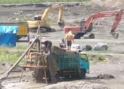 Tarian Ekskavator, Dan Nyanyian Diesel Penyedot Pasir Meriahkan PESTA PORA Hasil Bumi Kediri.