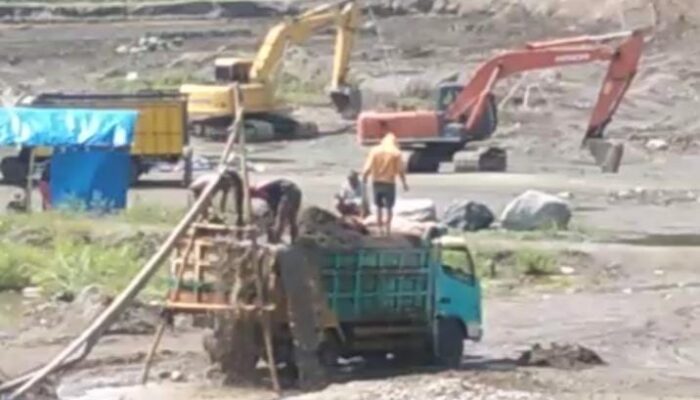 Kanit Pidsus Polres Blitar Kota, Tegaskan: Tambang Pasir Yang Dimeriahkan Ekskavator Masuk Wilayah Kediri