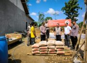 Polres Tulungagung Beri Kado Bedah Rumah Untuk Warga di Hari Bhayangkara ke -78