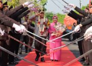 Polres Nganjuk Menyambut Kedatangan Kapolres Baru dengan Apel Tradisi