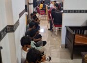 Polres Nganjuk Tangkap 10 Pemuda Terduga Pelaku Penganiayaan di Jembatan Kemaduh