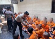 Polres Malang Gelar Jumat Berkah, Beri Makanan Tambahan kepada Tahanan