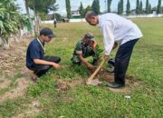 Lestarikan Alam, Babinsa Koramil Garum Laksanakan Penghijauan