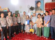 Kapolres Lumajang Beri Dukungan Moril dan Santunan untuk Keluarga Korban Kecelakaan