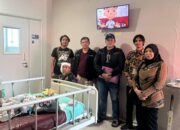 Polres Kediri Beri Bantuan Sosial Ibu dan Anak Korban Penyiraman Air Keras di Ngasem