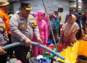 Polres Pamekasan Kembali Droping Air Bersih Untuk Warga di Dua Kecamatan