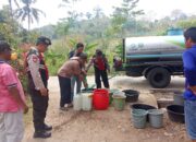 Polres Jember Kembali Salurkan Bantuan Air Bersih ke Desa Andongrejo