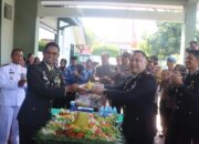 Kapolres Pasuruan Beri Kejutan HUT ke-79 TNI di Makodim 0819 Pasuruan 10 Kapolres Pasuruan Beri Kejutan HUT ke-79 TNI di Makodim 0819 Pasuruan