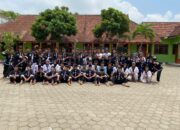 Puluhan Pesilat Kera Sakti Melakukan Kegiatan Latgab Dan Bakti Sosial di SDN Ponggok Mojo Kediri