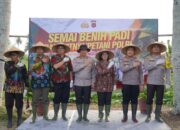 Dukung Ketahanan Pangan Nasional, Kakorbinmas Baharkam Polri Semai Padi di Kulonprogo