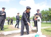 Dandim 0808/Blitar Pimpin Upacara Ziarah Peringatan Hari Pahlawan Ke-79 Di Makam Bung Karno