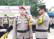 Polres Kediri melaksanakan apel gelar pergeseran pasukan dilapangan apel Mapolres Kediri, Selasa (26/11/2024).