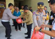 Cooling System Pungut Suara, Polres Ngawi Berbagi Makanan Sehat Gratis untuk Warga di TPS