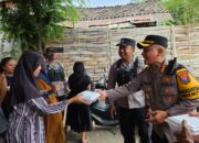 Polda Jatim Berbagi Makan Siang Gratis, Apresiasi Warga Situbondo yang Sudah Nyoblos di TPS
