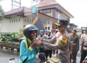 Operasi Keselamatan Semeru, Polres Trenggalek Bagi-bagi Helm Gratis