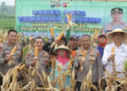 Polres Mojokerto Panen Raya Jagung Hasil Olah Lahan Tidur untuk Ketahanan Pangan