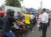 Semangat Ramadhan, Polres Kediri Kota Berbagi Takjil Pada Masyarakat Pengguna Jalan