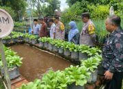 Kapolsek Warujayeng Tinjau Pemanfaatan Lahan Pekarangan Lestari di Pomosda