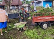 Semangat Gotong Royong, Babinsa Kebonduren dan Warga Bersihkan Lingkungan Desa