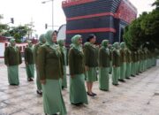 Sambut HUT Ke – 79, Persit Kartika Chandra Kirana Cabang XXII Dim 0808/Blitar Tabur Bunga Di TMP Raden Wijaya