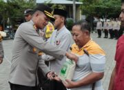 Polres Nganjuk Antar Zakat Fitrah ke Pelosok dengan Motor Bhabinkamtibmas