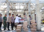 Kapolres Kediri Kota Berikan Bantuan Semen Untuk Pembangunan Masjid di Ds. Kedungsari