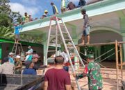 Membangun Kerukunan Dan Kebersamaan, Babinsa Karangsono Bersama Warga Gotong Royong Perehaban Masjid Baitun Nur