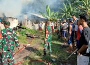 Gerak Cepat Tiga Pilar Kelurahan Garum Bersama Warga Padamkan Kebakaran Rumah di Kebonsari