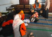 Posyandu Di Desa Kemloko, Koptu Sunarto Babinsa Koramil Nglegok Dampingi Percepatan Penurunan Stunting