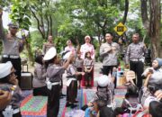 Keseruan Siswa TK Kemala Bhayangkari Belajar Rambu Lalu Lintas Bareng Kapolres Kediri Kota.