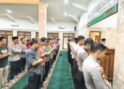 Polres Kediri Kota Gelar Sholat Ghoib untuk Alm. Affan Kurniawan