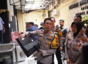 Masa Aksi Demo Kembalikan Barang Hasil Jarahan ke Polres Kediri Kota