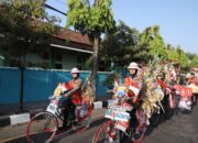 Polwan Polres Kediri Kota Meriahkan Parade Sepeda Hias HUT ke-80 RI dan Hari Jadi Kota Kediri