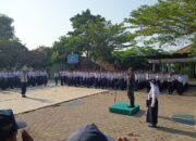 Jadi Irup Upacara Senin Di SMPN 01 Binangun, Danramil Yakini Pentingnya Menanamkan Nilai Disiplin Pada Siswa