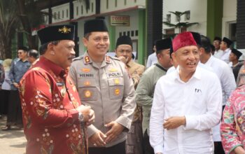 Kapolres Nganjuk Kawal Langsung Keamanan Peringatan Hari Santri Nasional di Mojosari 19 Kapolres Nganjuk Kawal Langsung Keamanan Peringatan Hari Santri Nasional di Mojosari
